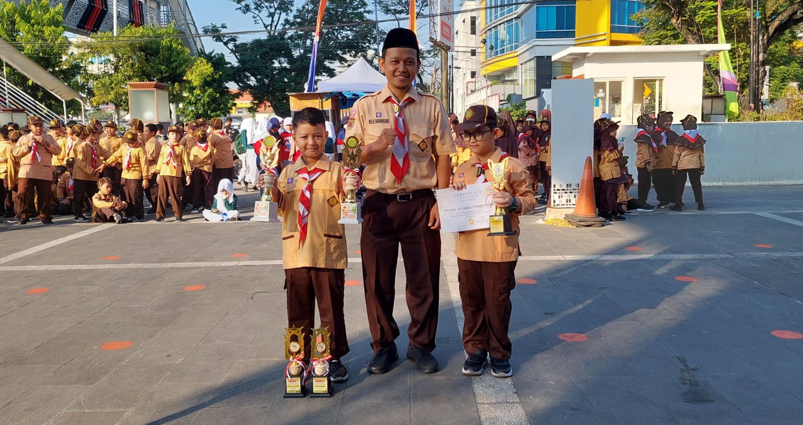 Prestasi SD Hj. Isriati Baiturrahman 1 SMG. Jumat,17 Mei 2024