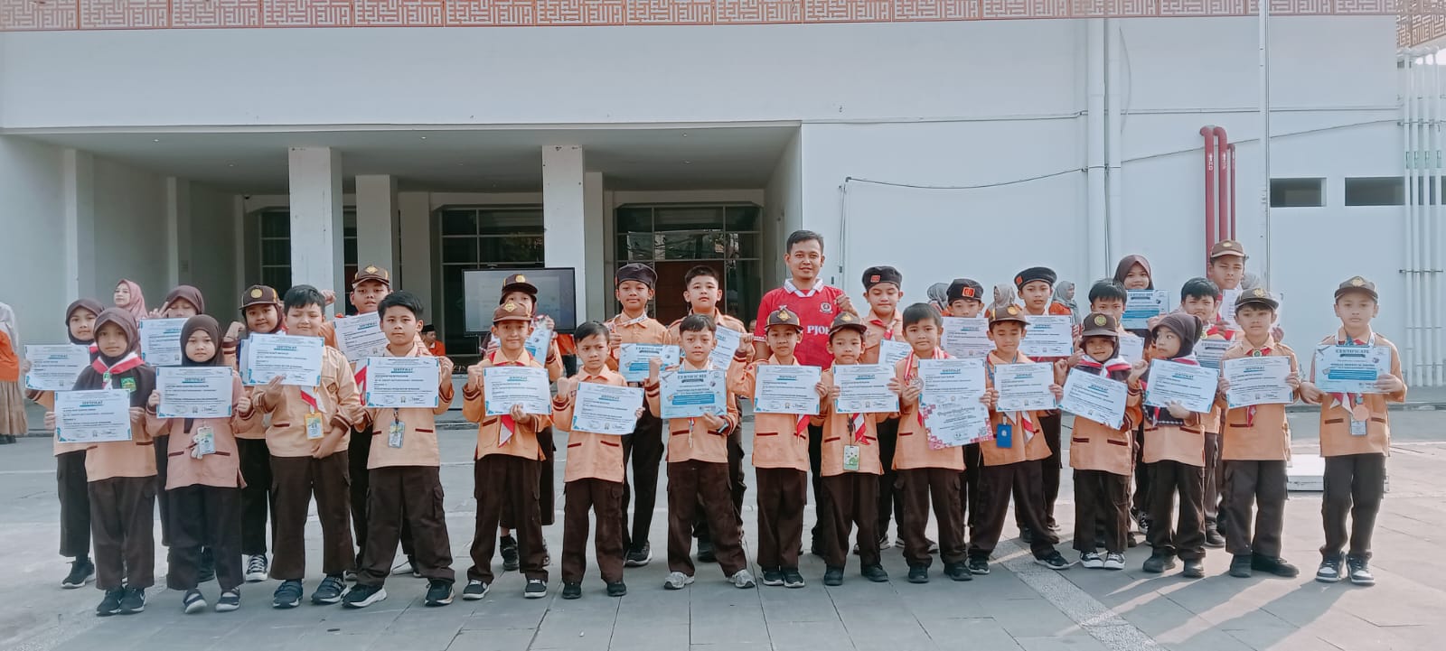 Prestasi SD Hj. Isriati Baiturrahman 1 SMG. Jumat, 25 April 2025