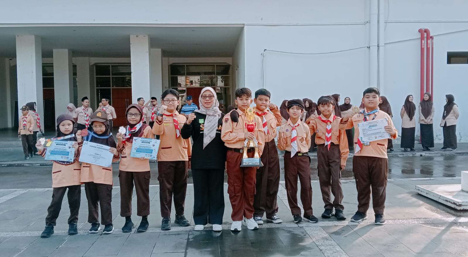 Prestasi SD Hj. Isriati Baiturrahman 1 SMG. Jumat, 16 Mei 2025