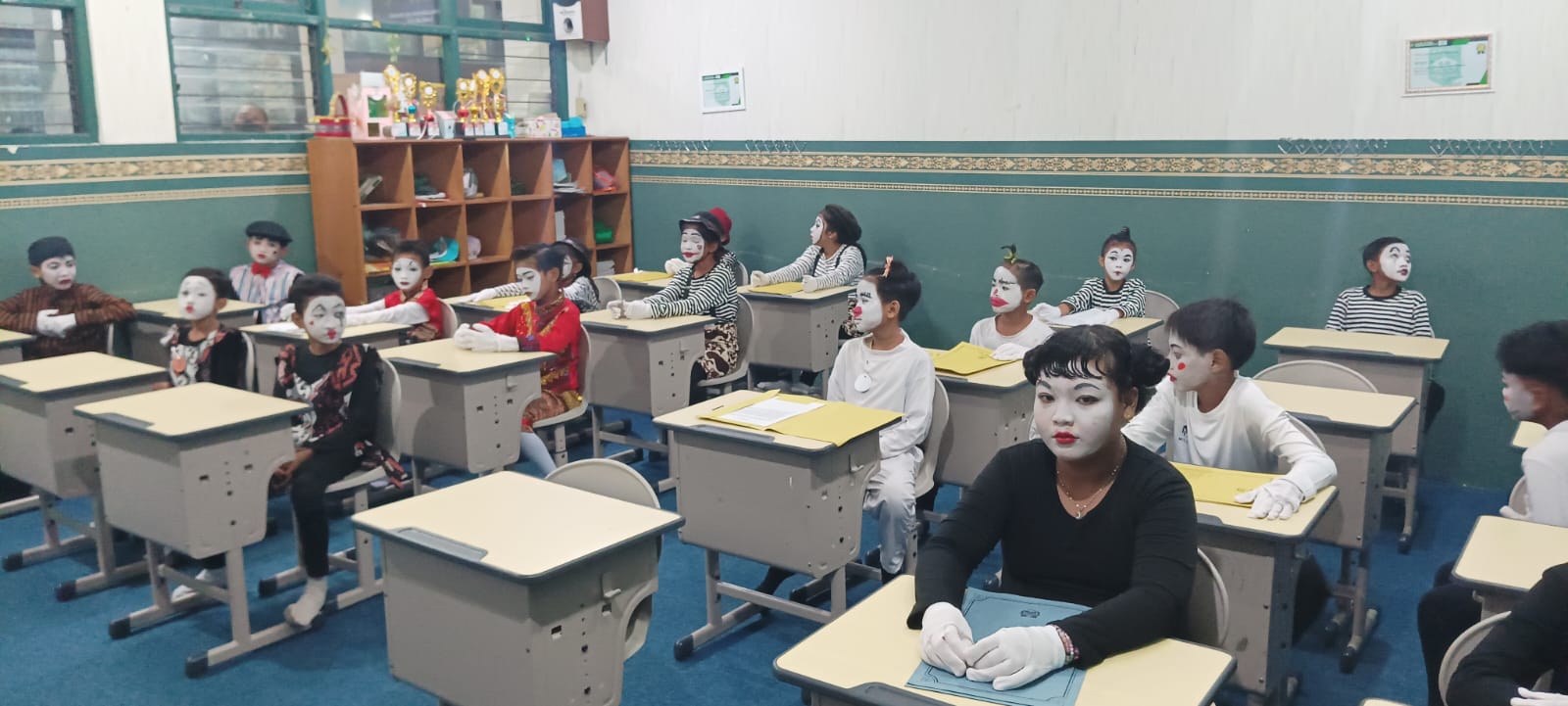 Semarak Kreativitas Siswa SD dalam FLS3N 2025 Kecamatan Semarang Tengah