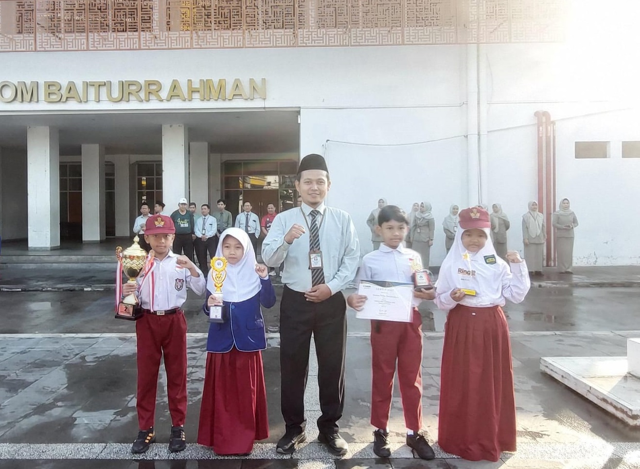 Prestasi SD Hj. Isriati Baiturrahman 1 SMG. Senin, 4 Agustus 2025
