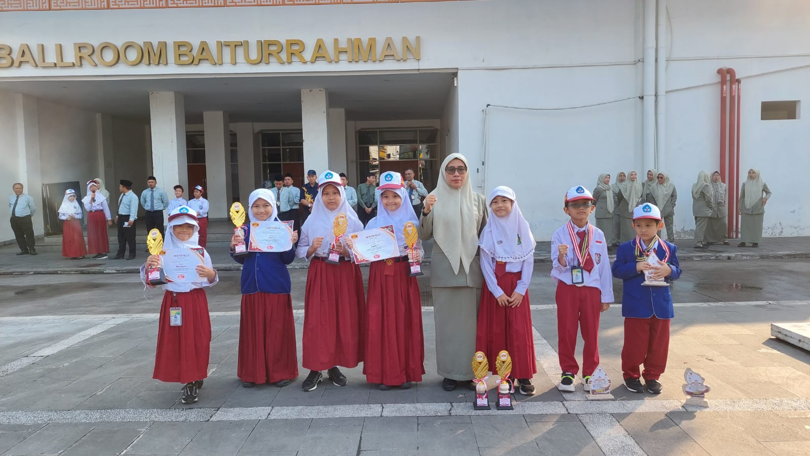 Prestasi SD Hj. Isriati Baiturrahman 1 SMG. Senin, 11 Agustus 2025