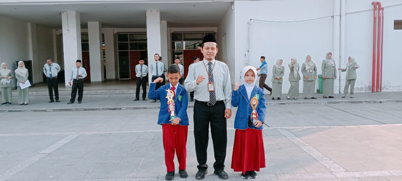 Prestasi SD Hj. Isriati Baiturrahman 1 SMG. Senin, 25 Agustus 2025