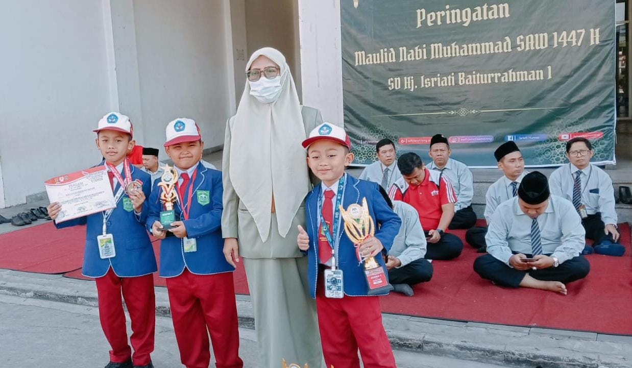 Prestasi SD Hj. Isriati Baiturrahman 1 SMG. Senin, 1 September 2025