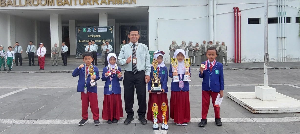 Prestasi SD Hj. Isriati Baiturrahman 1 SMG. Senin, 8 September 2025