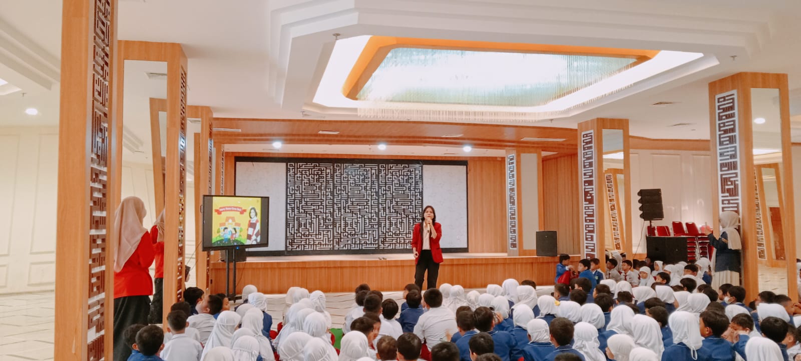 IHT Public Speaking SD Isriati 1 Bangun Kepercayaan Diri Siswa