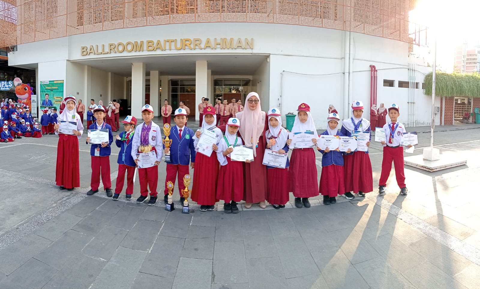 Prestasi SD Hj. Isriati Baiturrahman 1 Semarang. Senin, 3 Agustus 2026